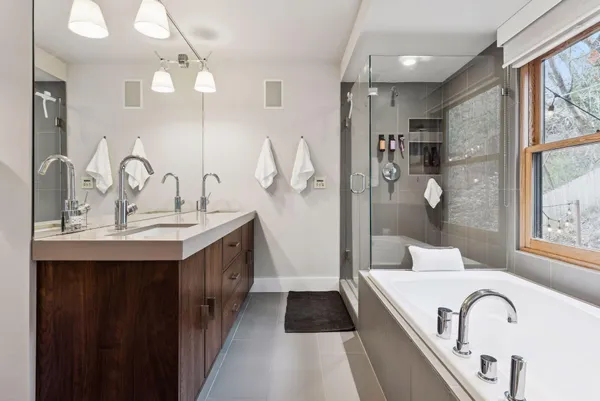 $995,000 | 747 Kenwood Parkway, Minneapolis, MN 55403