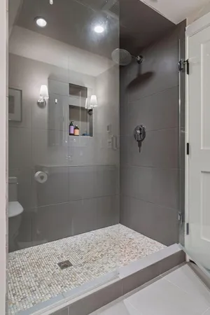 $995,000 | 747 Kenwood Parkway, Minneapolis, MN 55403