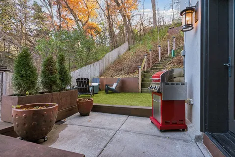 $995,000 | 747 Kenwood Parkway, Minneapolis, MN 55403