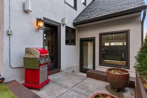 $995,000 | 747 Kenwood Parkway, Minneapolis, MN 55403