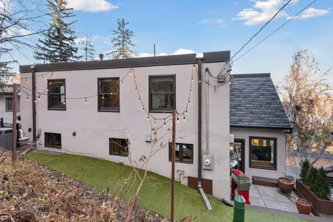 $995,000 | 747 Kenwood Parkway, Minneapolis, MN 55403