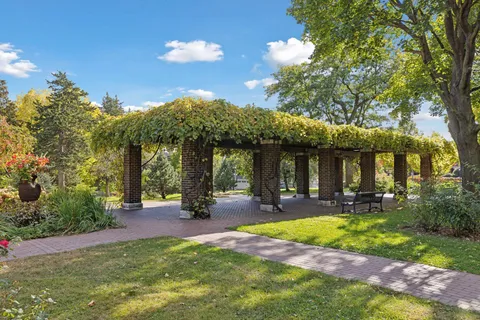 $995,000 | 747 Kenwood Parkway, Minneapolis, MN 55403