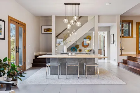 $995,000 | 747 Kenwood Parkway, Minneapolis, MN 55403