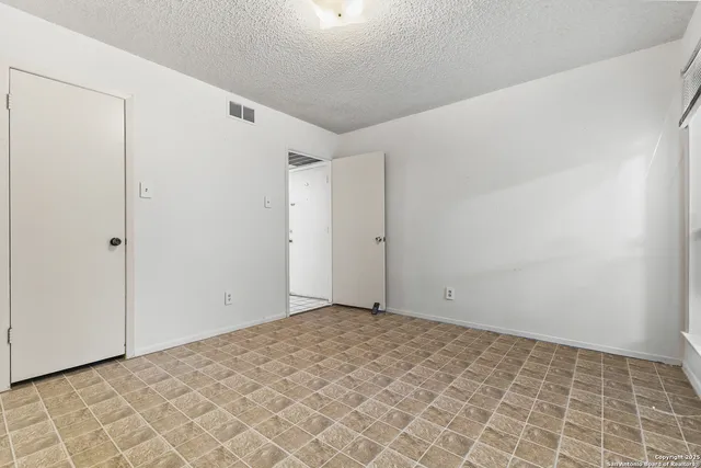 $117,900 | 3843 Barrington, Unit 163P, San Antonio, TX 78217