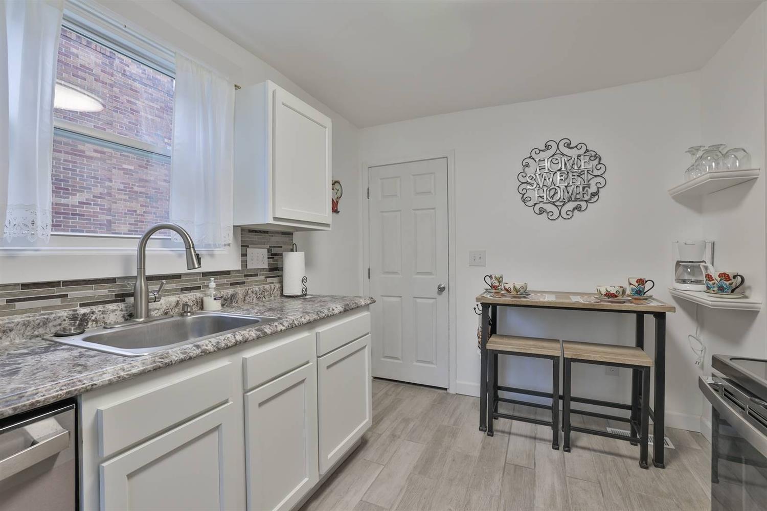 7159 Reading Road Cincinnati, OH 45237 - Photo 15 of 31