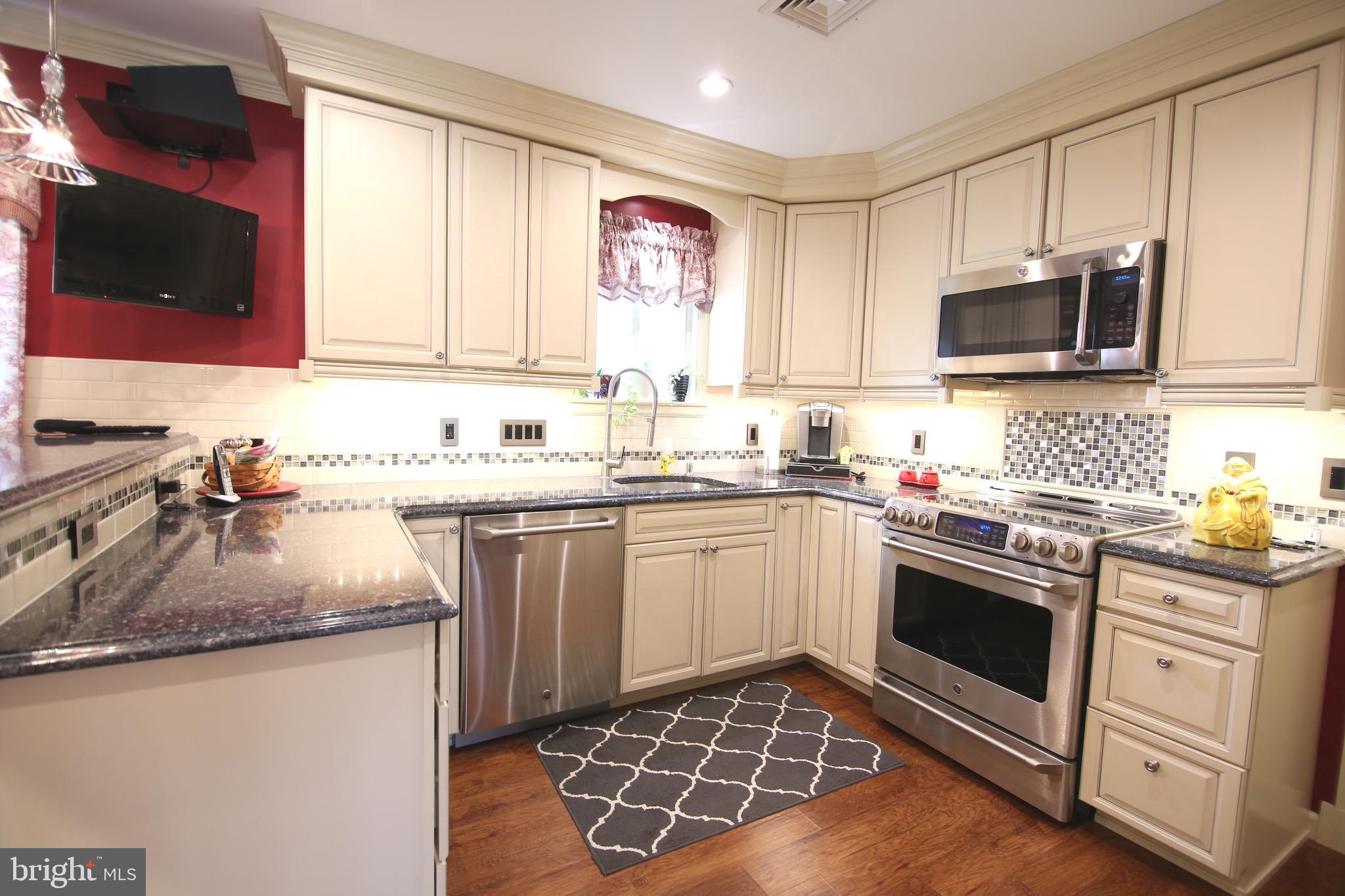 10 Full Turn Road Levittown, PA 19056 - Photo 4 of 50