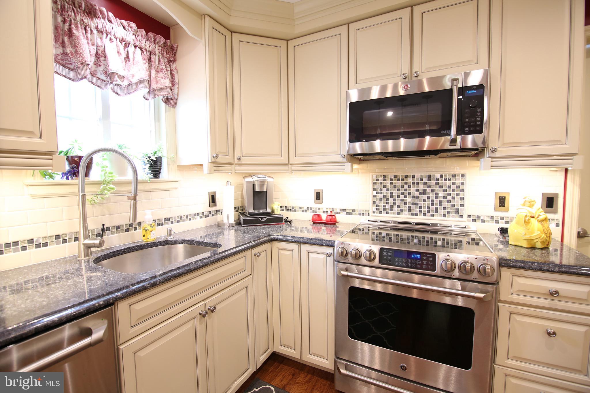 10 Full Turn Road Levittown, PA 19056 - Photo 5 of 50