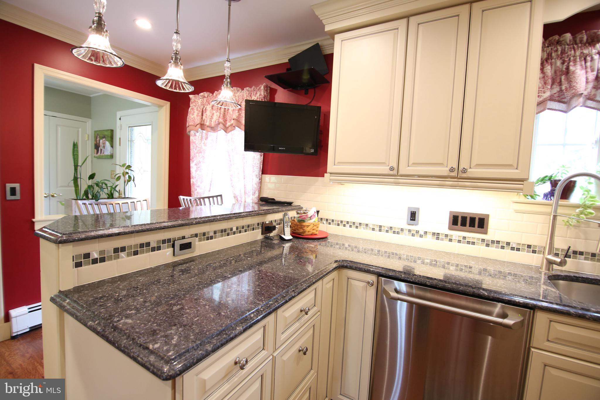 10 Full Turn Road Levittown, PA 19056 - Photo 6 of 50
