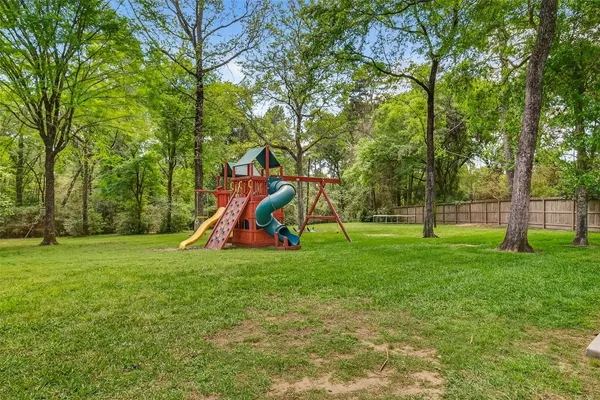 $699,000 | 819 Sentinel Oaks, Pinehurst, TX 77362