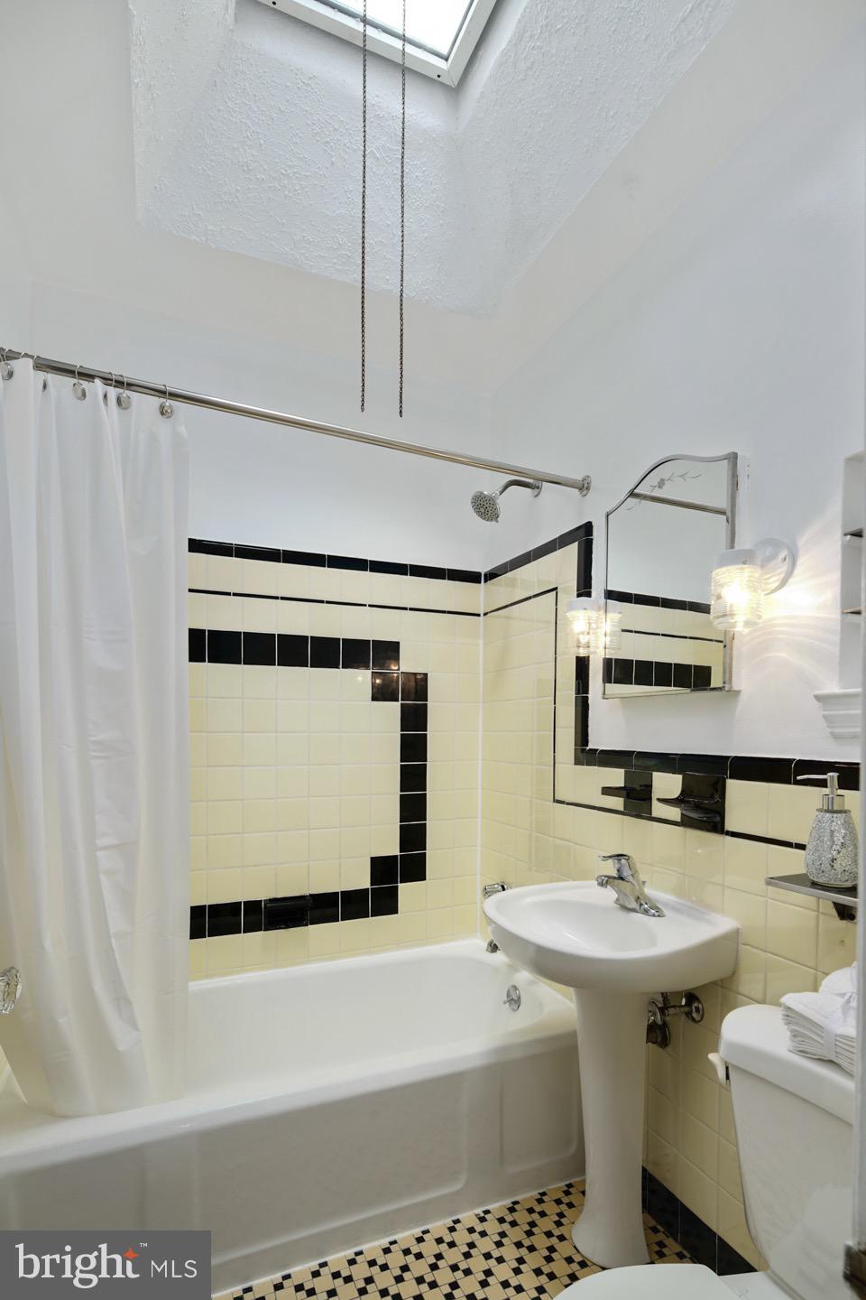 131 St Laurence Road Upper Darby, PA 19082 - Photo 18 of 23 Gallery Image 18