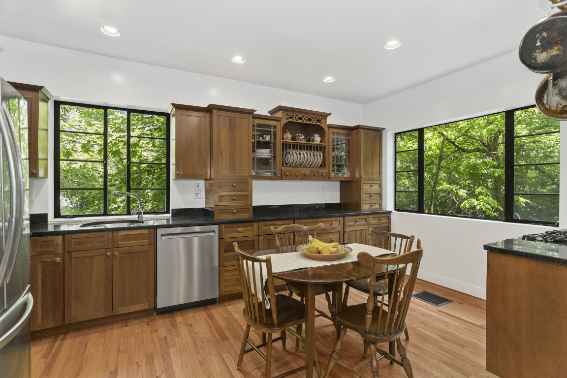 2353 Ridge Avenue Evanston, IL 60201 - Photo 11 of 35