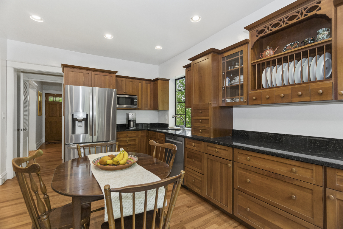 2353 Ridge Avenue Evanston, IL 60201 - Photo 12 of 35