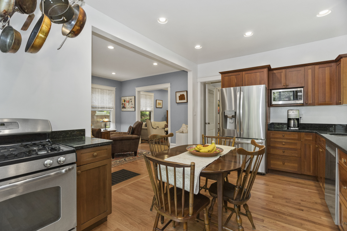 2353 Ridge Avenue Evanston, IL 60201 - Photo 13 of 35