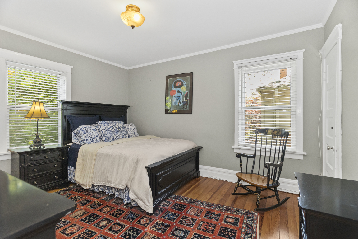2353 Ridge Avenue Evanston, IL 60201 - Photo 15 of 35