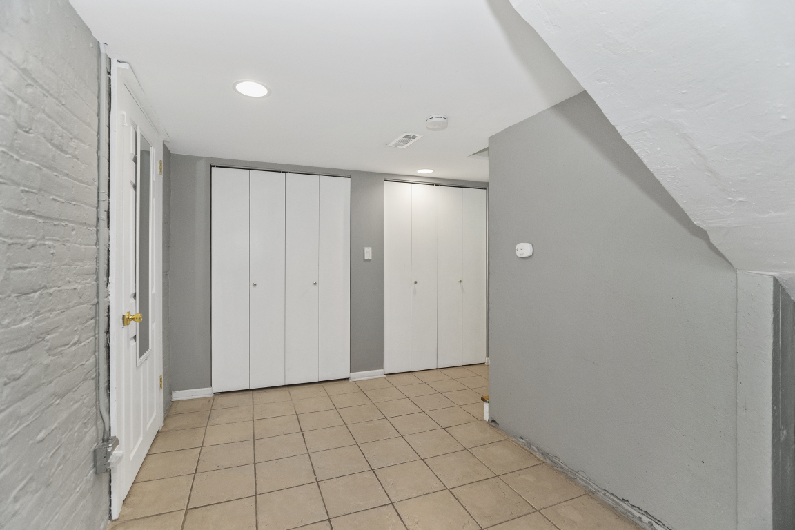 2353 Ridge Avenue Evanston, IL 60201 - Photo 25 of 35