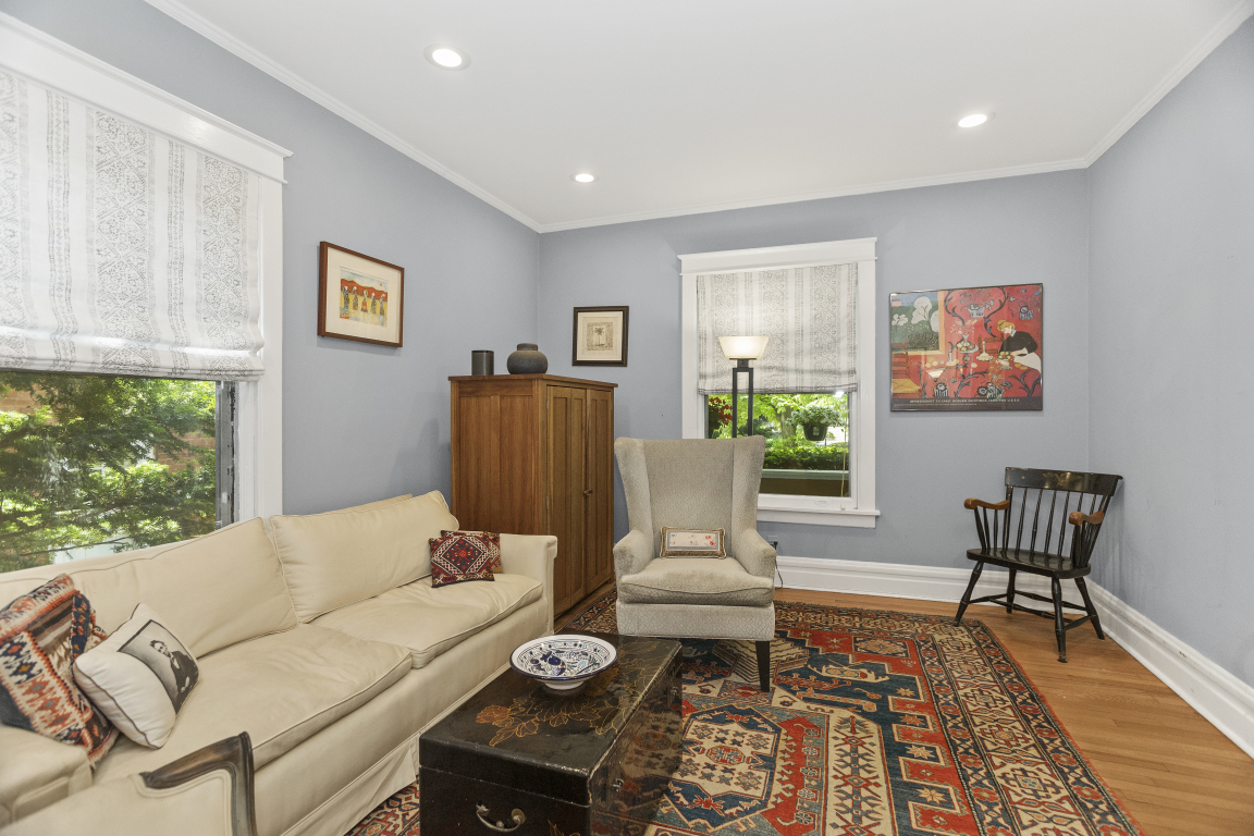 2353 Ridge Avenue Evanston, IL 60201 - Photo 6 of 35