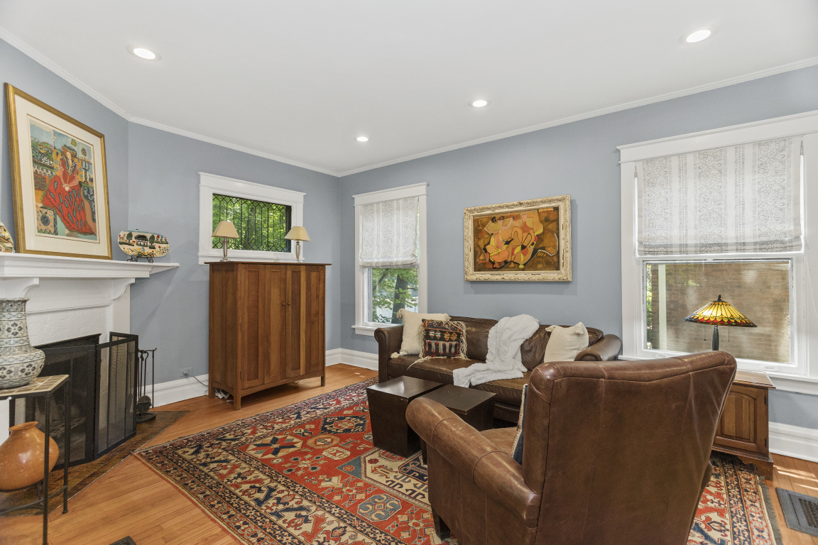 2353 Ridge Avenue Evanston, IL 60201 - Photo 8 of 35