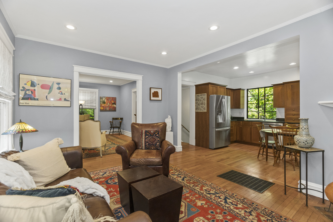 2353 Ridge Avenue Evanston, IL 60201 - Photo 10 of 35