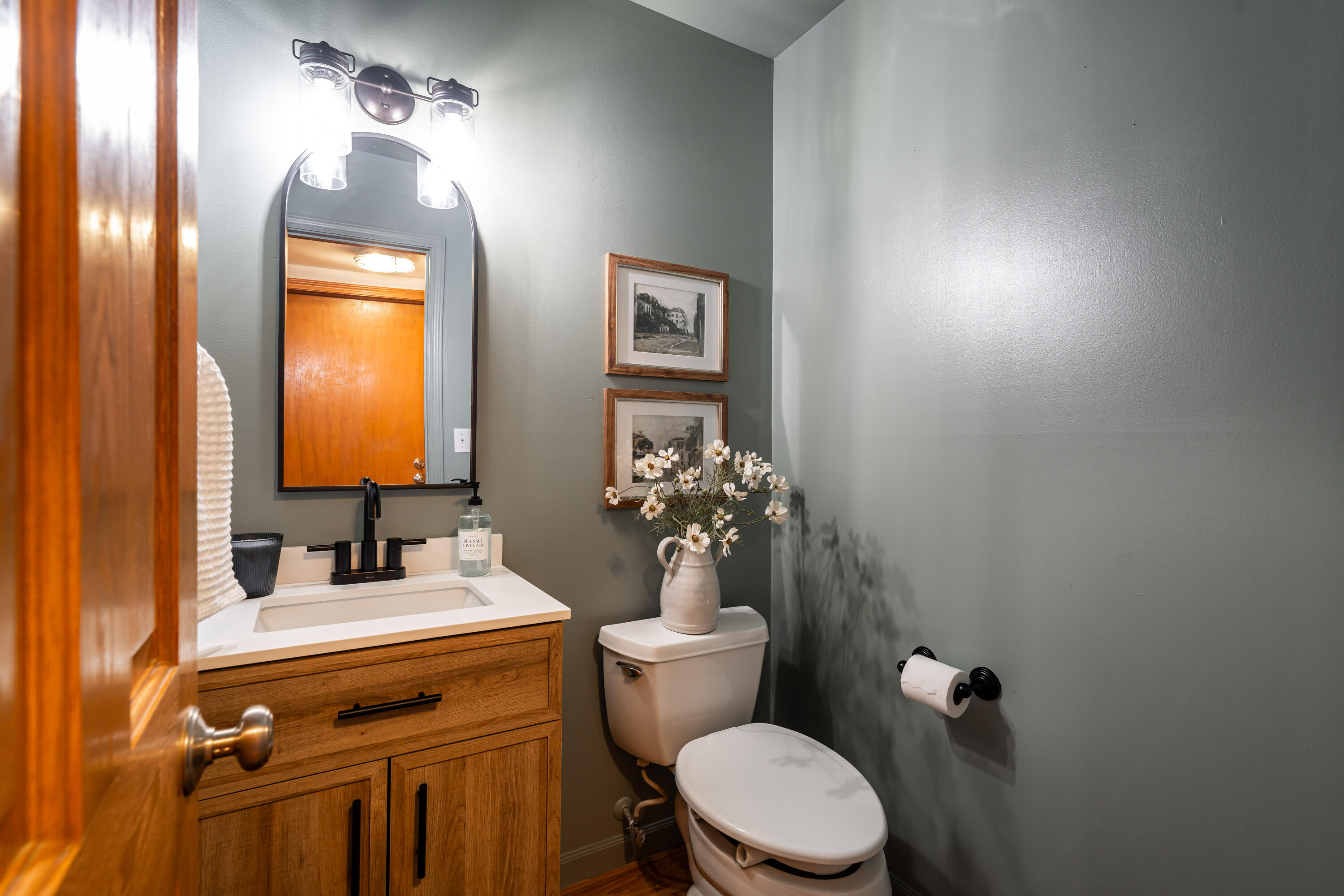 W55N778 Cedar Ridge Drive Cedarburg, WI 53012 - Photo 18 of 33 DSC05710