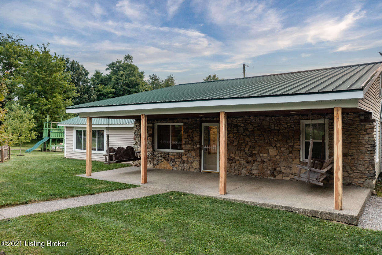 4167 Webb Road Simpsonville, KY 40067 - Photo 12 of 47 Come on in!