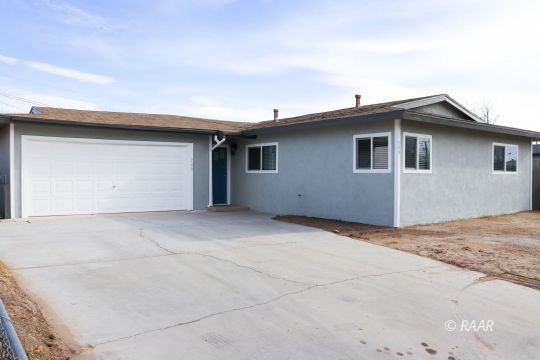 208 North Florence Street Ridgecrest, CA 93555 - Photo 2 of 33