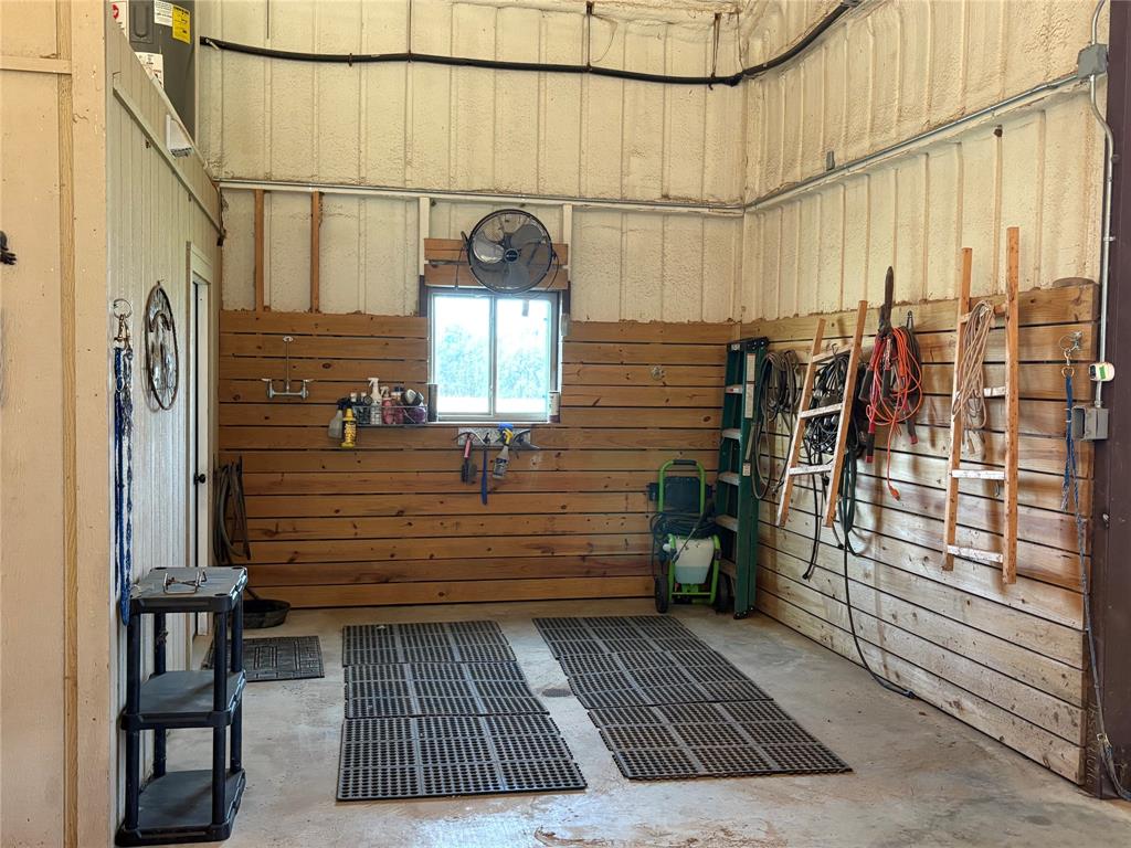 1094 Southwest Sw Cr Saltillo, TX 75478 - Photo 19 of 39 a view of entryway