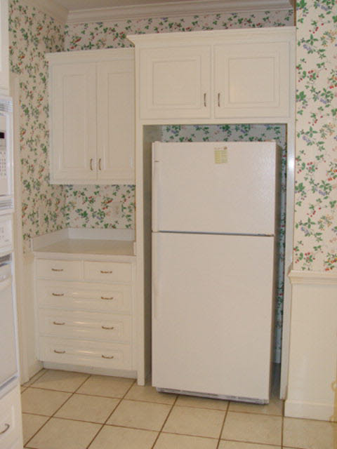 6 Greenbrier Lane Fairhope, AL 36532 - Photo 20 of 40 Kitchen & Pantry