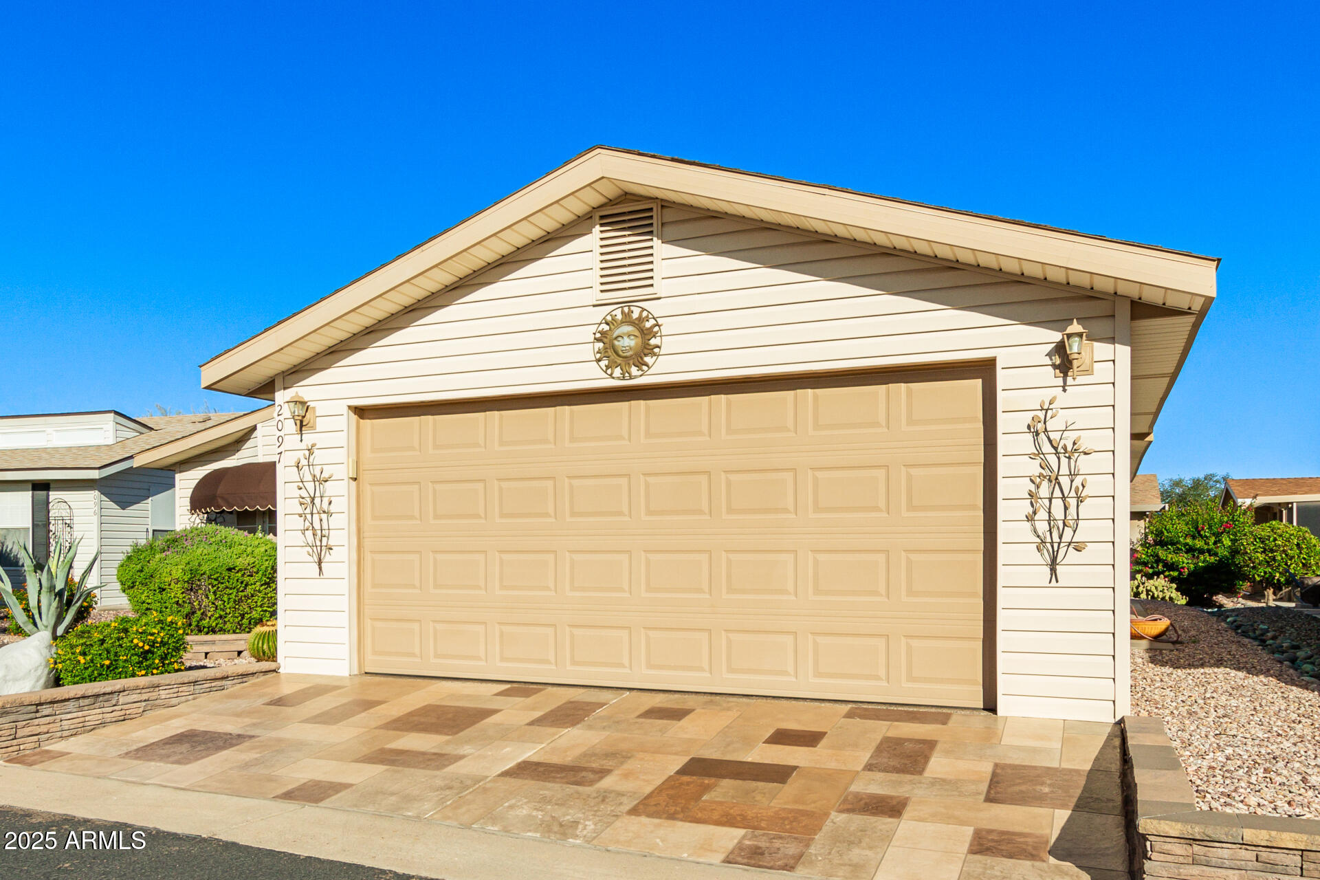 3301 South Goldfield Road, Unit 2097 Apache Junction, AZ 85119 - Photo 38 of 40 a front view of a house