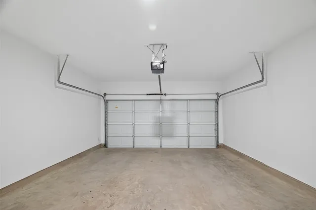 $2,650 | 3233 Creston Gate Drive, Houston, TX 77047