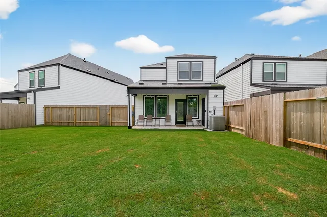 $2,650 | 3233 Creston Gate Drive, Houston, TX 77047