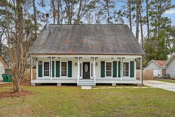 $1,950 | 305 Goldenwood Street, Mandeville, LA 70448