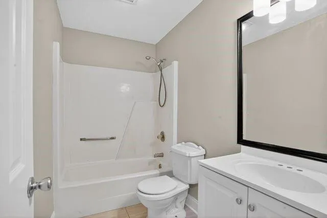 $2,100 | 305 Goldenwood Street, Mandeville, LA 70448