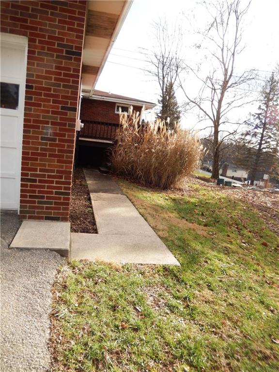 242 Walker Road Burgettstown, PA 15021 - Photo 3 of 25
