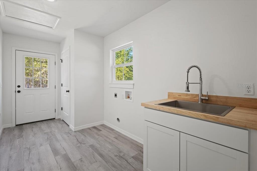 4906 Northwest 36th Street Bell, FL 32619 - Photo 32 of 38