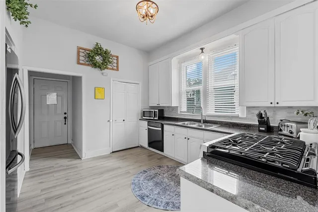 $489,900 | 2024 Columbus Avenue, Waco, TX 76701