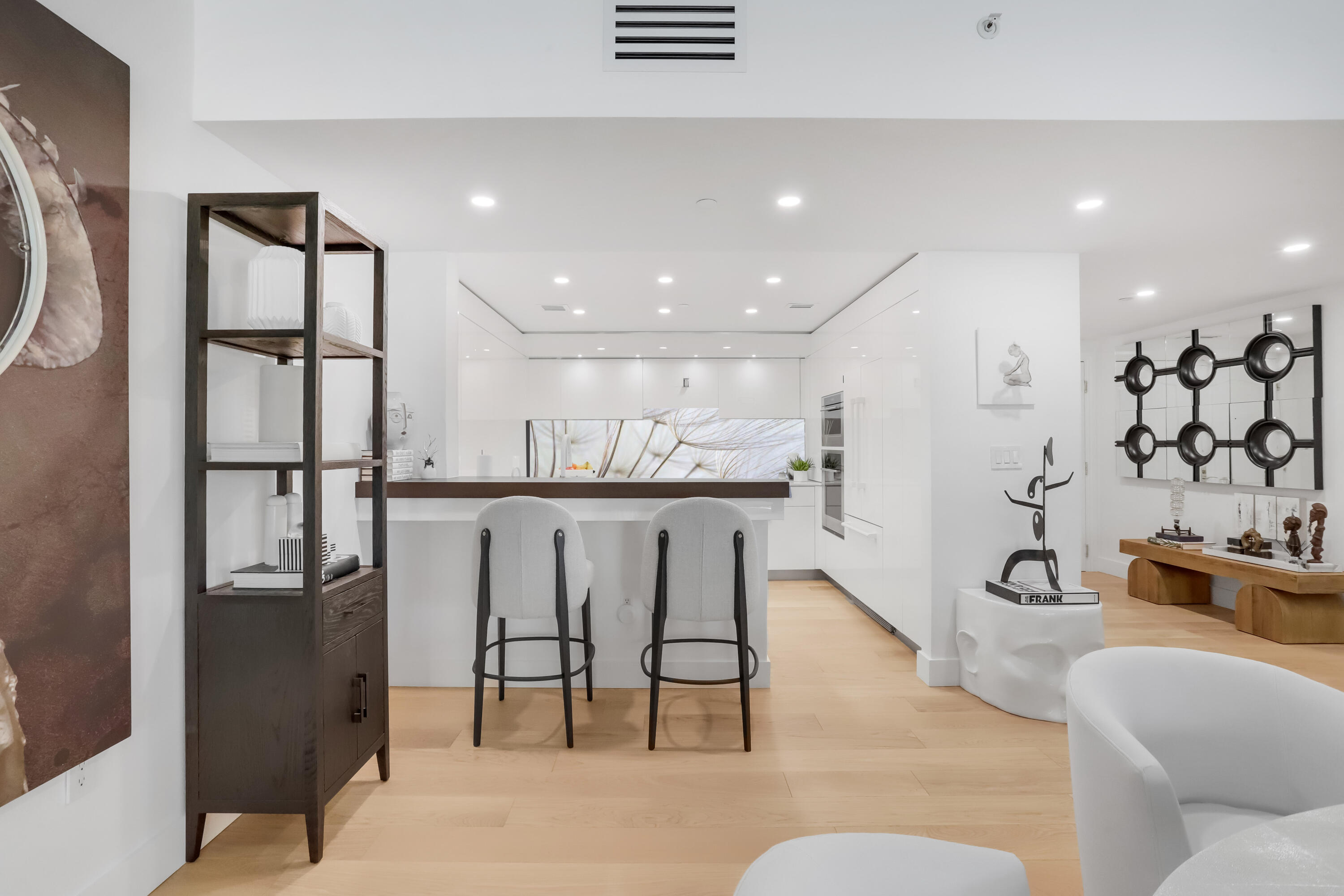 200 East Palmetto Park Road, Unit 509 Boca Raton, FL 33432 - Photo 11 of 52 Kitchen Bar