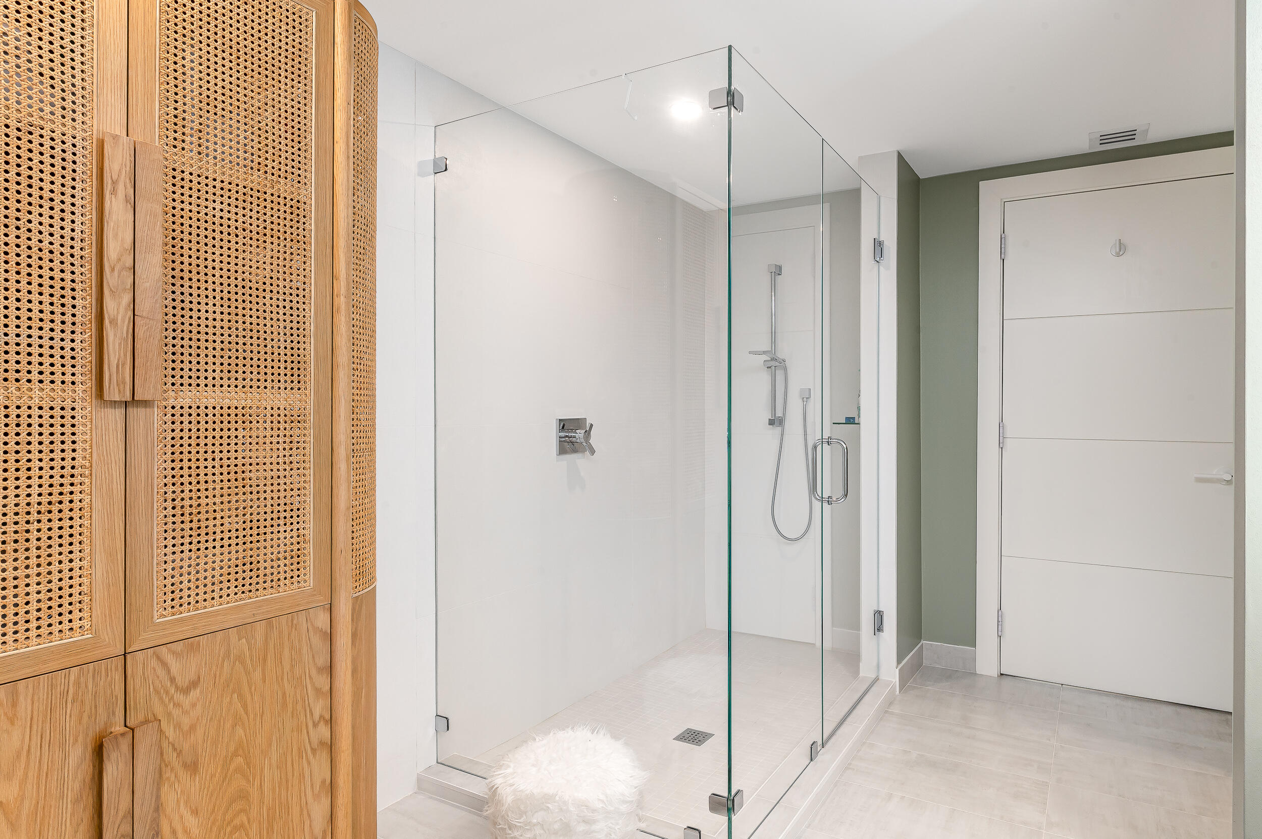 200 East Palmetto Park Road, Unit 509 Boca Raton, FL 33432 - Photo 24 of 52 Primary Bath Enclosed Glass Shower