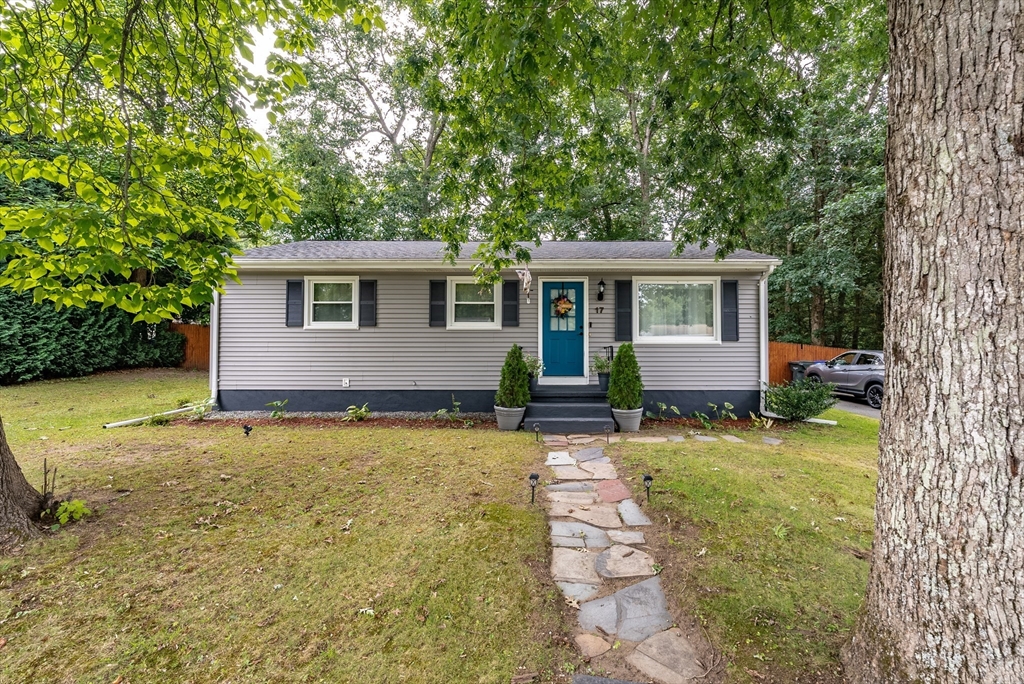 17 Mark Street Springfield, MA 01129 - Photo 1 of 29