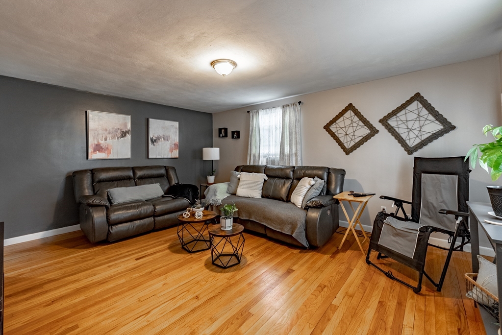 17 Mark Street Springfield, MA 01129 - Photo 12 of 29