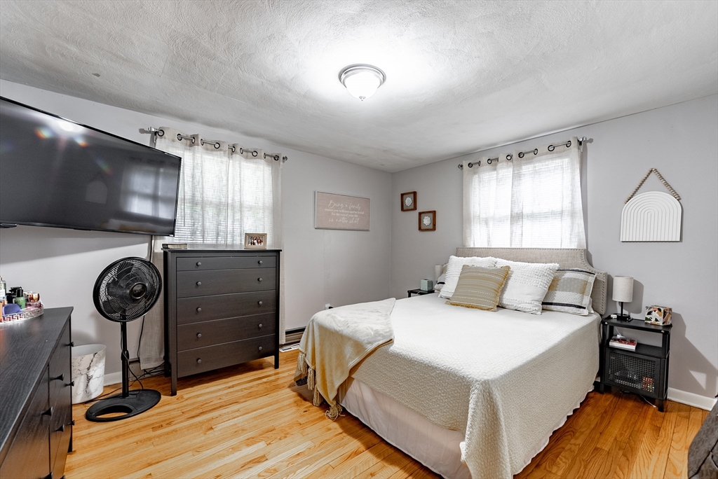 17 Mark Street Springfield, MA 01129 - Photo 13 of 29