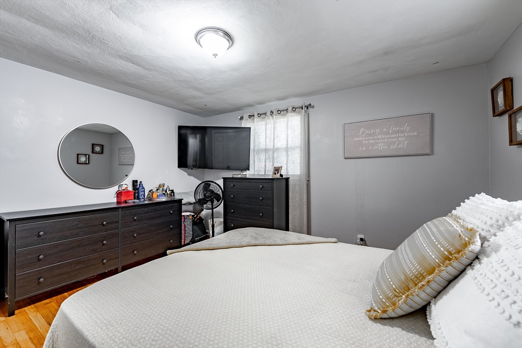 17 Mark Street Springfield, MA 01129 - Photo 14 of 29