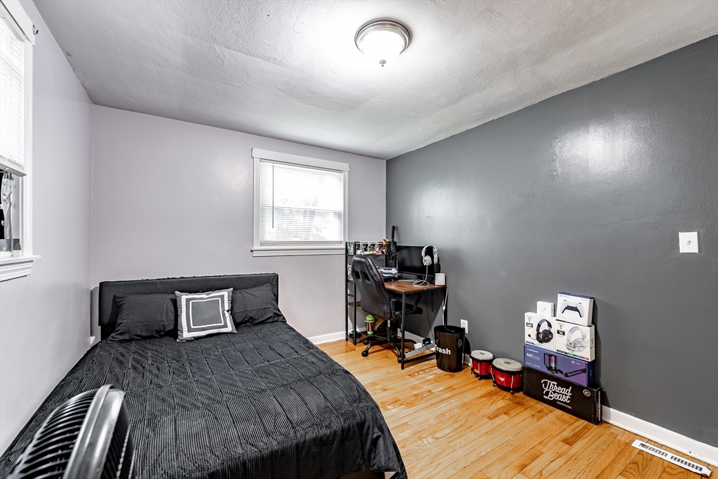 17 Mark Street Springfield, MA 01129 - Photo 18 of 29
