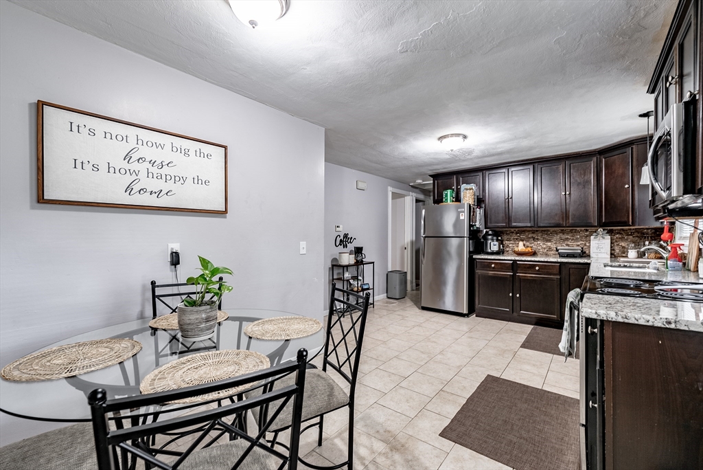 17 Mark Street Springfield, MA 01129 - Photo 25 of 29