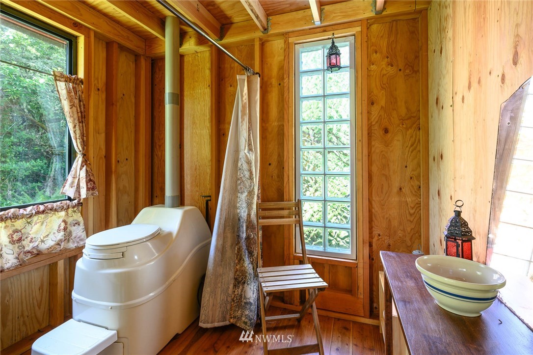 9107 Southwest Gorsuch Road Vashon, WA 98070 - Photo 12 of 15