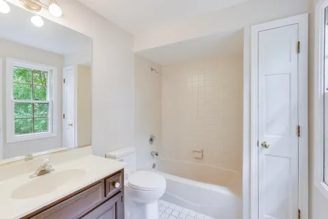 $725,000 | 651 Nor-Oaks Court, West Chicago, IL 60185