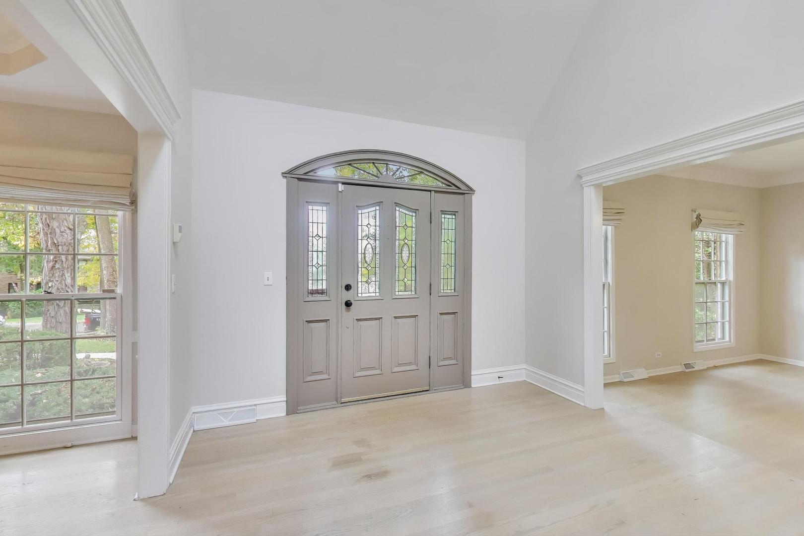 651 Nor-Oaks Court West Chicago, IL 60185 - Photo 8 of 62