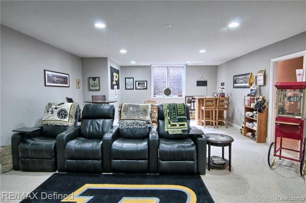 214 South Castell Avenue Rochester, MI 48307 - Photo 30 of 35