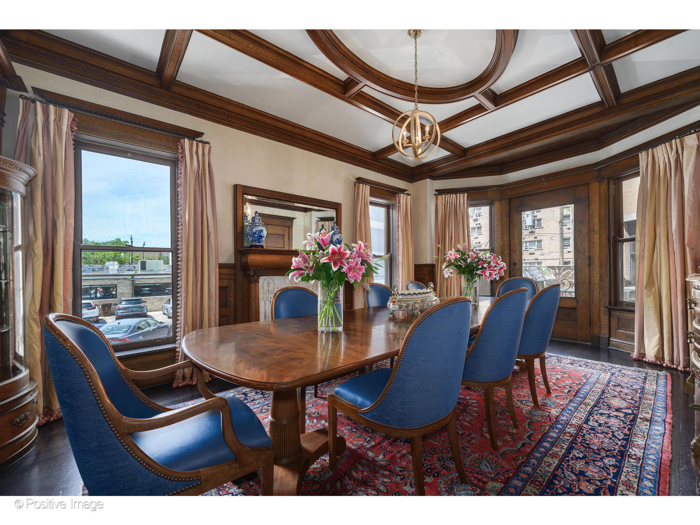 536 West Barry Avenue Chicago, IL 60657 - Photo 21 of 55 a view of a dining room with furniture window and outside view