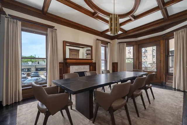 $3,995,000 | 536 West Barry Avenue, Chicago, IL 60657