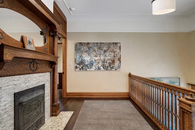 $3,995,000 | 536 West Barry Avenue, Chicago, IL 60657